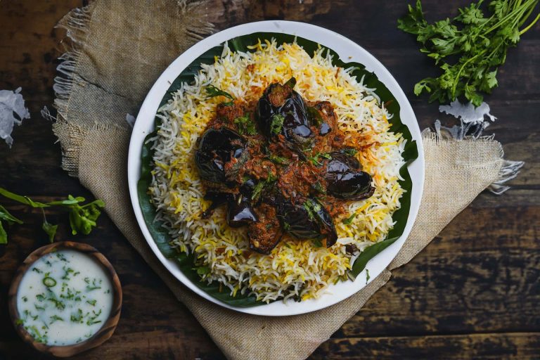 طريقة عمل الكبسة السعودية بالدجاج مع المكسرات